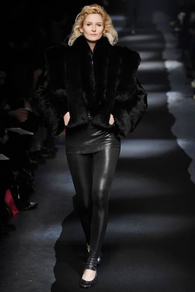 Look 32